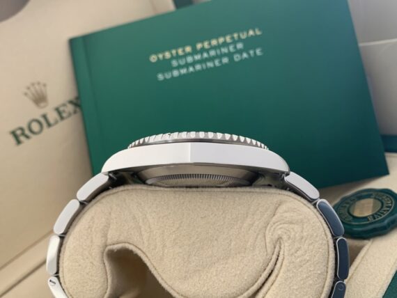 Rolex Submariner Date 116610LV (05/2017)